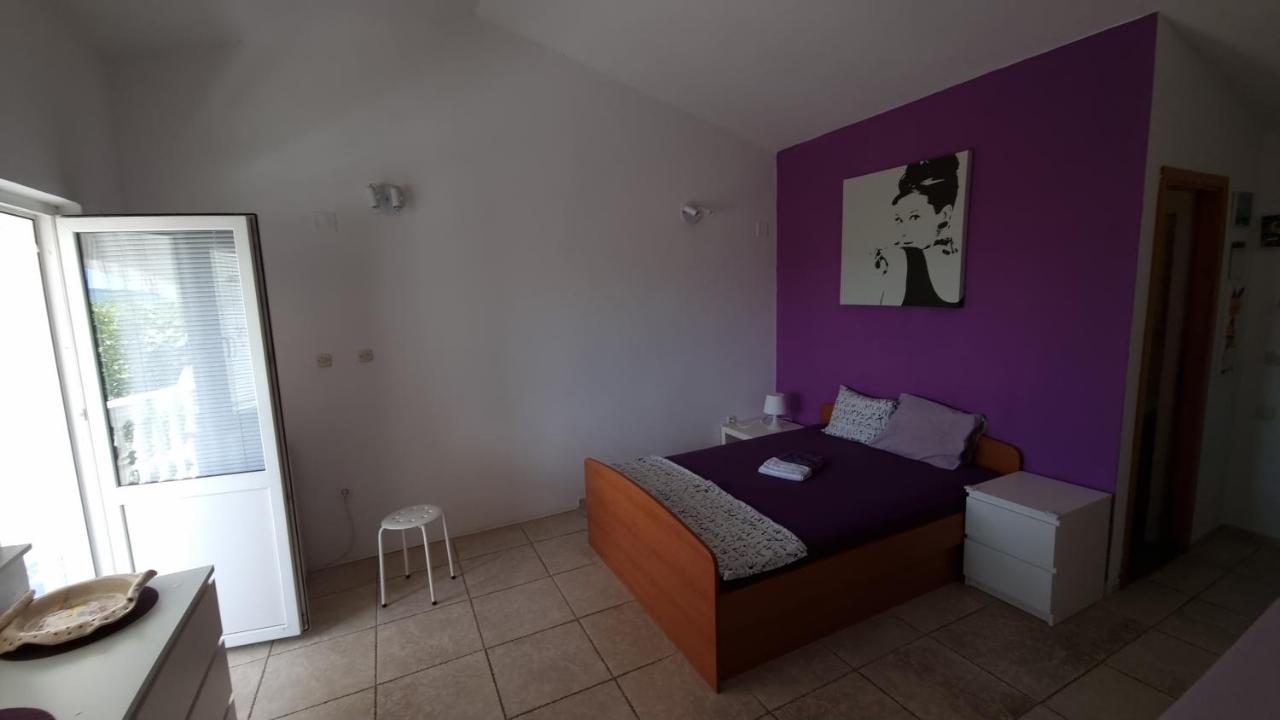 Arts Room Jasmina With Sea View Bikers And Pets Are Welcome Starigrad Paklenica Zewnętrze zdjęcie